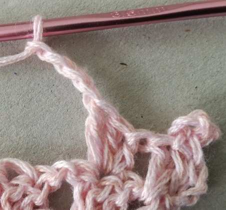 Blog-Inhaltsbild für 'kostenlose Häkelanleitung: Tuch Semplice'