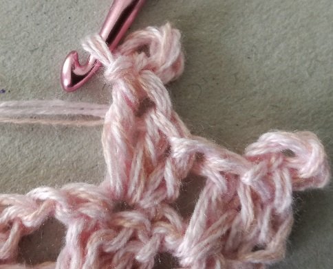 Blog-Inhaltsbild für 'kostenlose Häkelanleitung: Tuch Semplice'