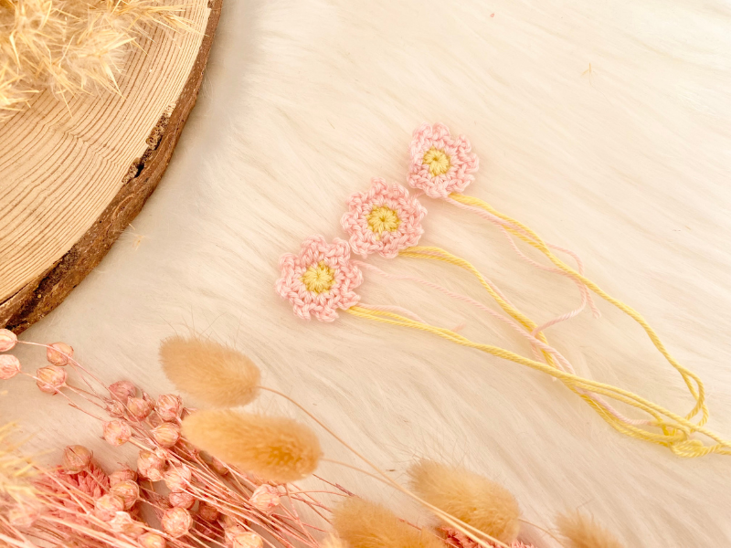 Blog-Inhaltsbild für 'Frühlingstürkranz, kostenlose Häkelanleitung von Wolldiamant'