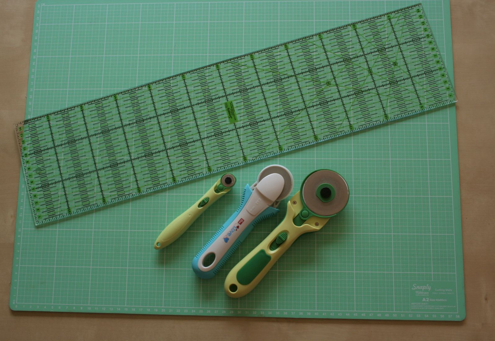 how_to_cut_fabric_scraps