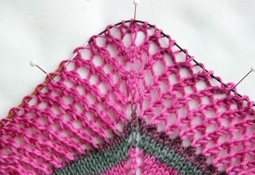 Blog-Inhaltsbild für 'Kostenlose Strickanleitung: Zipfelmütze und Dreiecktuch für Kinder 2 - 4 Jahre'