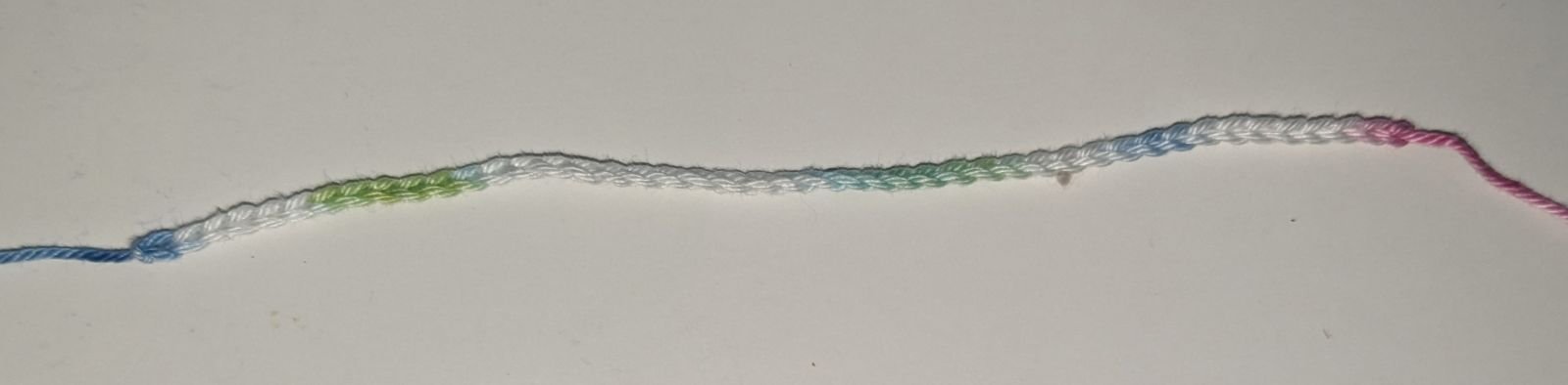 Blog-Inhaltsbild für 'Kostenlose Anleitung für Glücksbringer Murmel und Murmelchen - Anleitung für 2 Größen - ohne Vernähen'