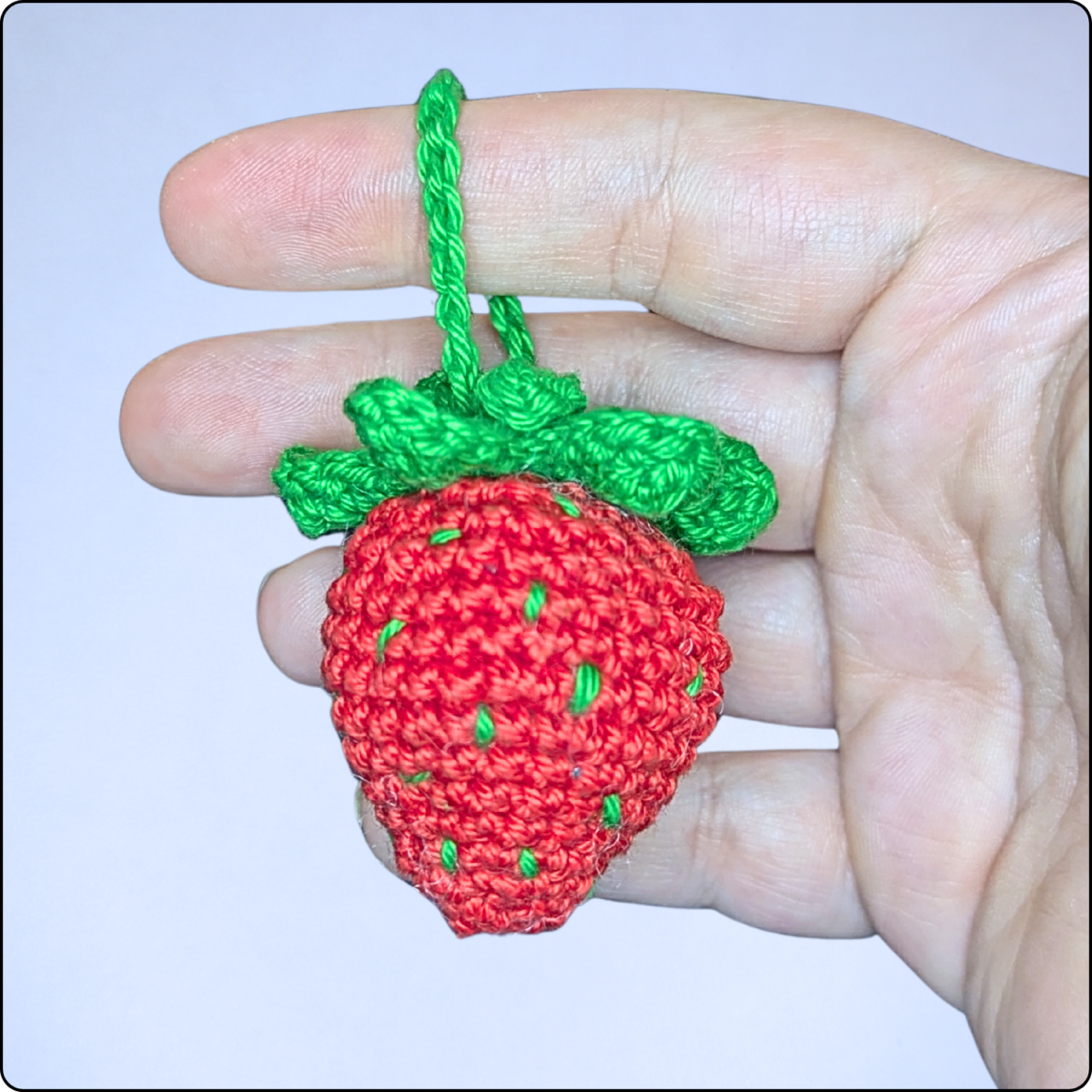 Blog-Inhaltsbild für 'Kostenlose Häkelanleitung: Schlüsselanhänger Erdbeere'