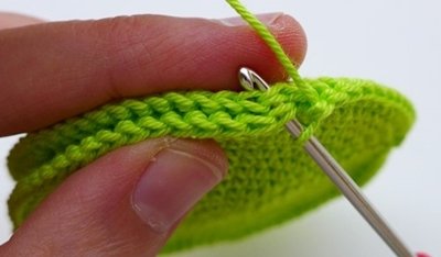 Blog-Inhaltsbild für 'Kostenlose Anleitung: Sessel und Teppich für Barbie und ihre Freundinnen'