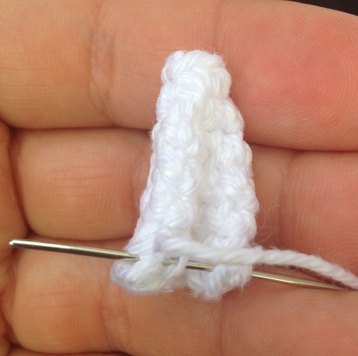 Ohr zusammen genäht