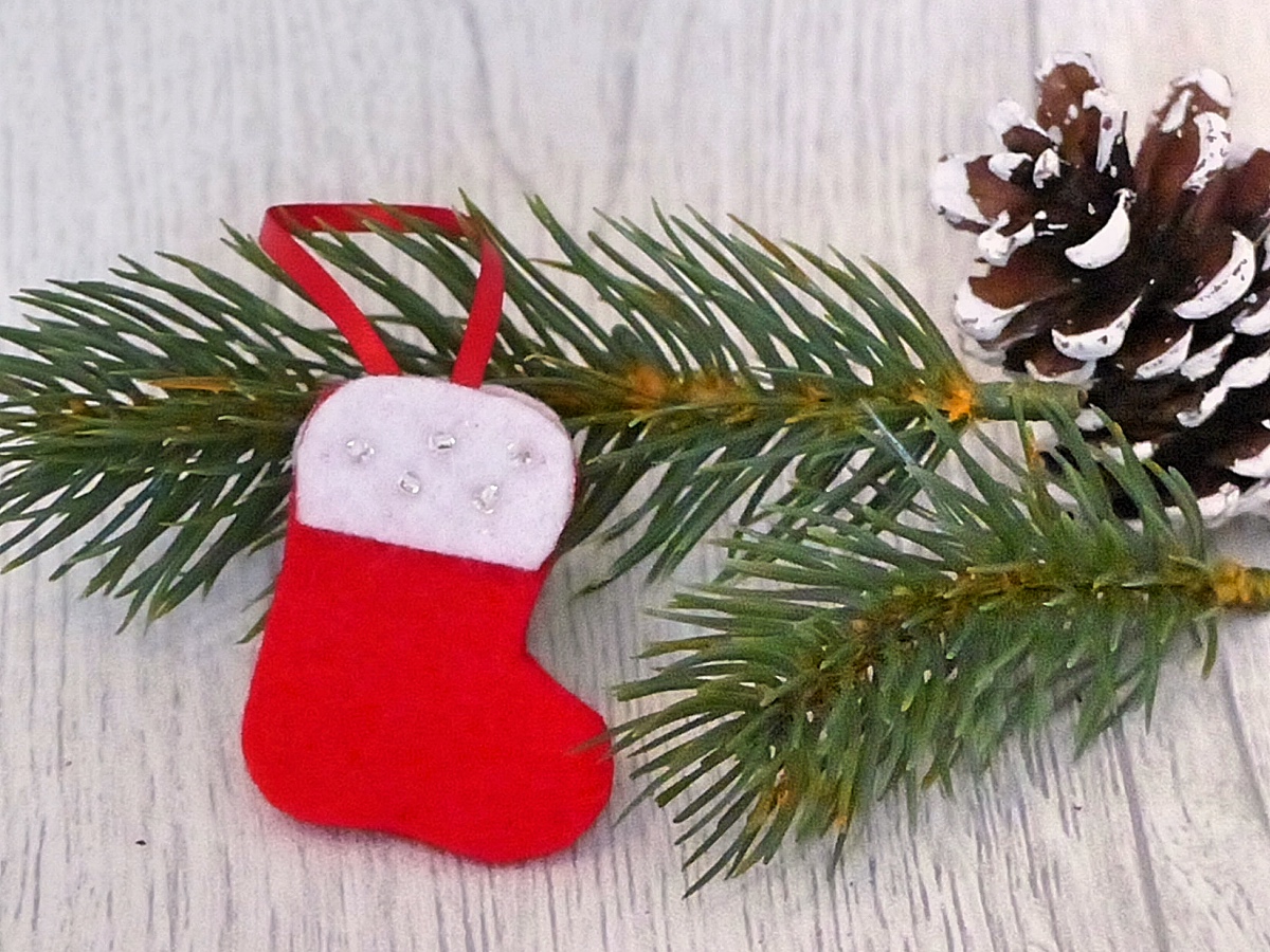 Blog-Inhaltsbild für 'Weihnachtliche Geschenkanhänger und hübschen Baumschmuck schnell und einfach basteln'