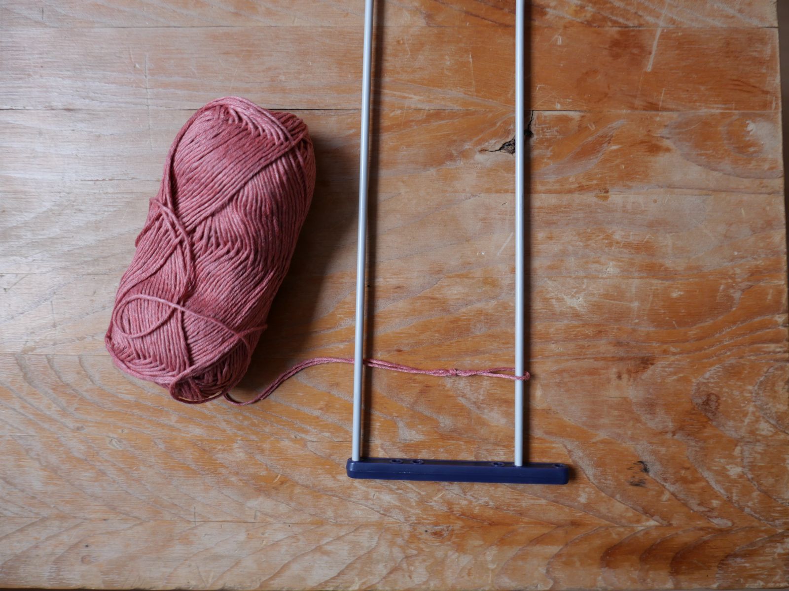 Blog-Inhaltsbild für 'Zeit für ein Comeback: Gabelhäkeln – eine fast vergessene Technik, die mein Herz im Sturm erobert hat'