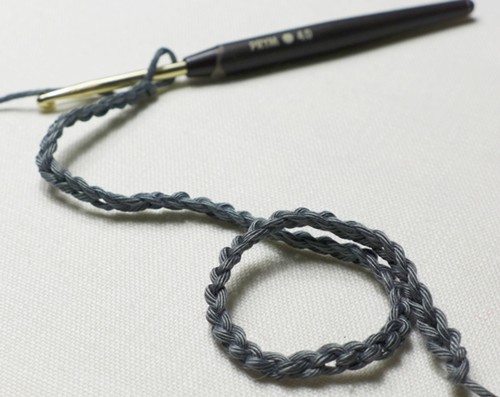 Blog-Inhaltsbild für 'Ganz einfach aus Wollresten: Spielball für Katzen'