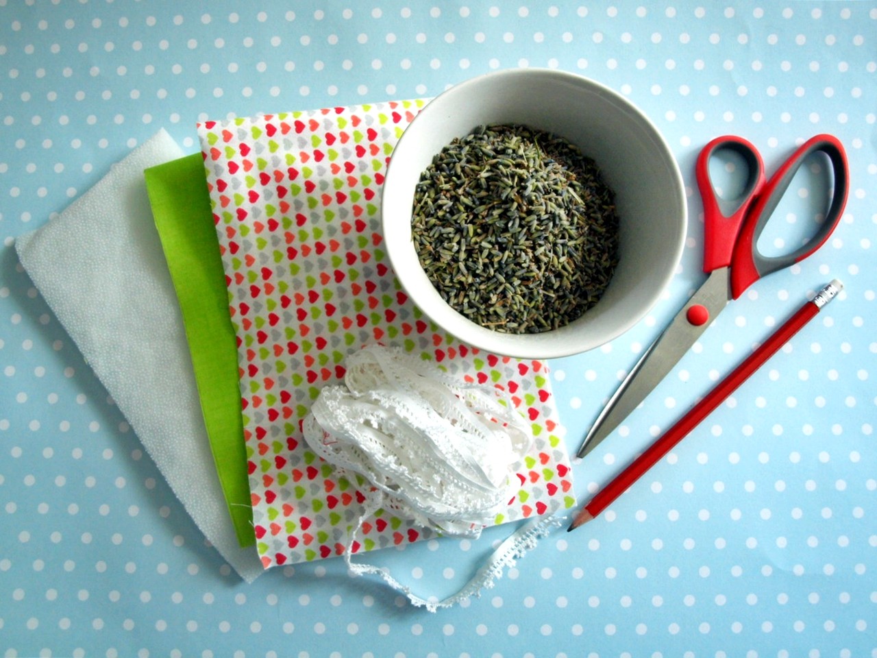 Blog-Inhaltsbild für 'kostenlose Nähanleitung für Lavendelkissen - 2 Versionen'