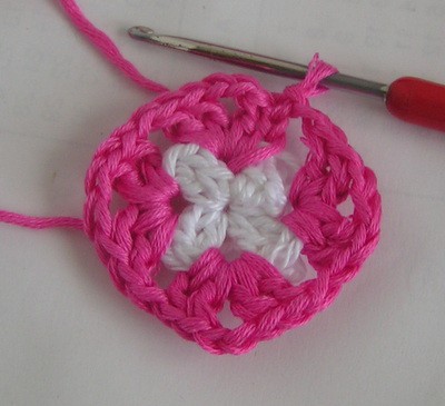 Blog-Inhaltsbild für 'Stern aus Granny squares &quot;African flower&quot;'