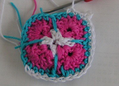 Blog-Inhaltsbild für 'Stern aus Granny squares &quot;African flower&quot;'