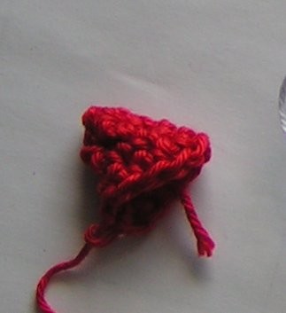 Blog-Inhaltsbild für 'Häkelanleitung Maneki neko Winkekatze gratis'