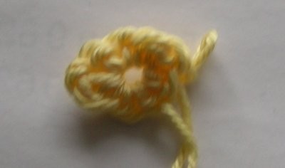 Blog-Inhaltsbild für 'Häkelanleitung Maneki neko Winkekatze gratis'