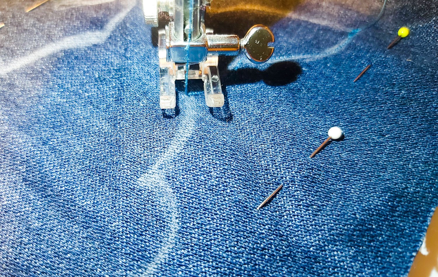 Blog-Inhaltsbild für 'Tischset für Ostern nähen - mit Negativapplikation'