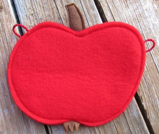 Blog-Inhaltsbild für 'Das Apfeltäschchen: Portemonnaie, Geldbörse oder Brustbeutel Versteckerlie, Nähanleitung mit Schnittmuster: Nähe dir einen Apfel aus Filz'
