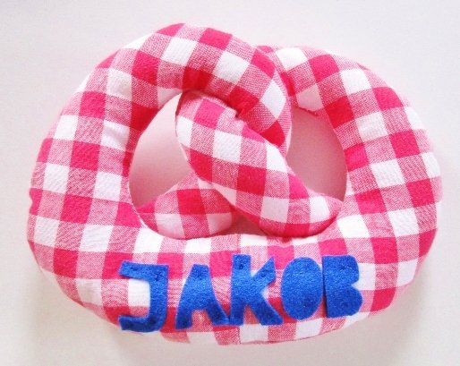 Blog-Inhaltsbild für 'Brezel - Spaß zum Oktoberfest! Wies`n Zeit ist angebrochen Nähe Dir die schönsten Brez`n selbst! Nähanleitung + Schnittmuster drei Größen Freebook'