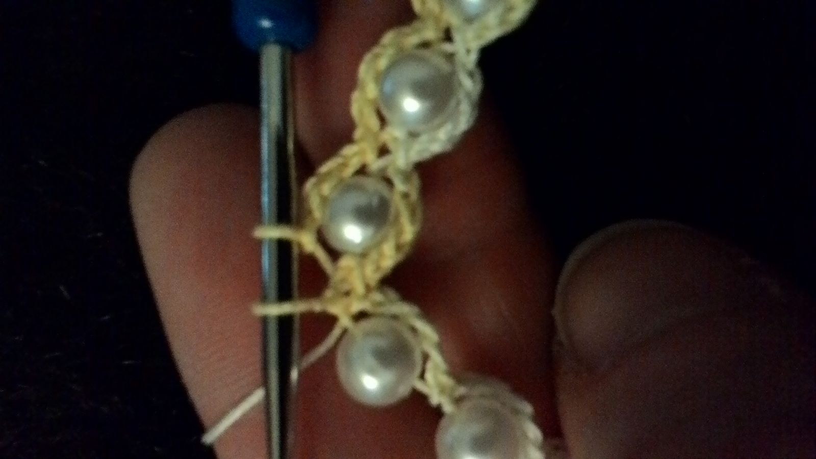 Blog-Inhaltsbild für 'Kostenlose Anleitung für gehäkeltes Armband und Collier'