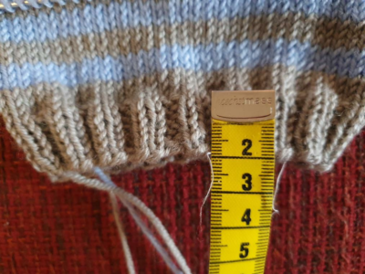 Blog-Inhaltsbild für 'Kostenlose Strickanleitung: Frühchen-Mütze Größe 44/46 – schnell & einfach gestrickt'