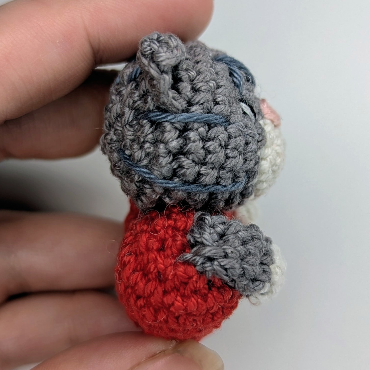 Blog content image for 'Free Crochet Pattern: Cat Keychain with Heart'