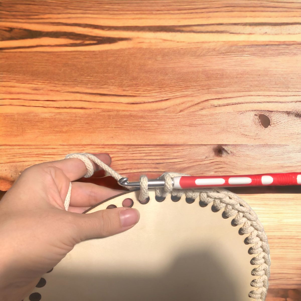 Blog-Inhaltsbild für 'Die Geschichte des Häkelns -  Praktische Aufbewahrung häkeln'