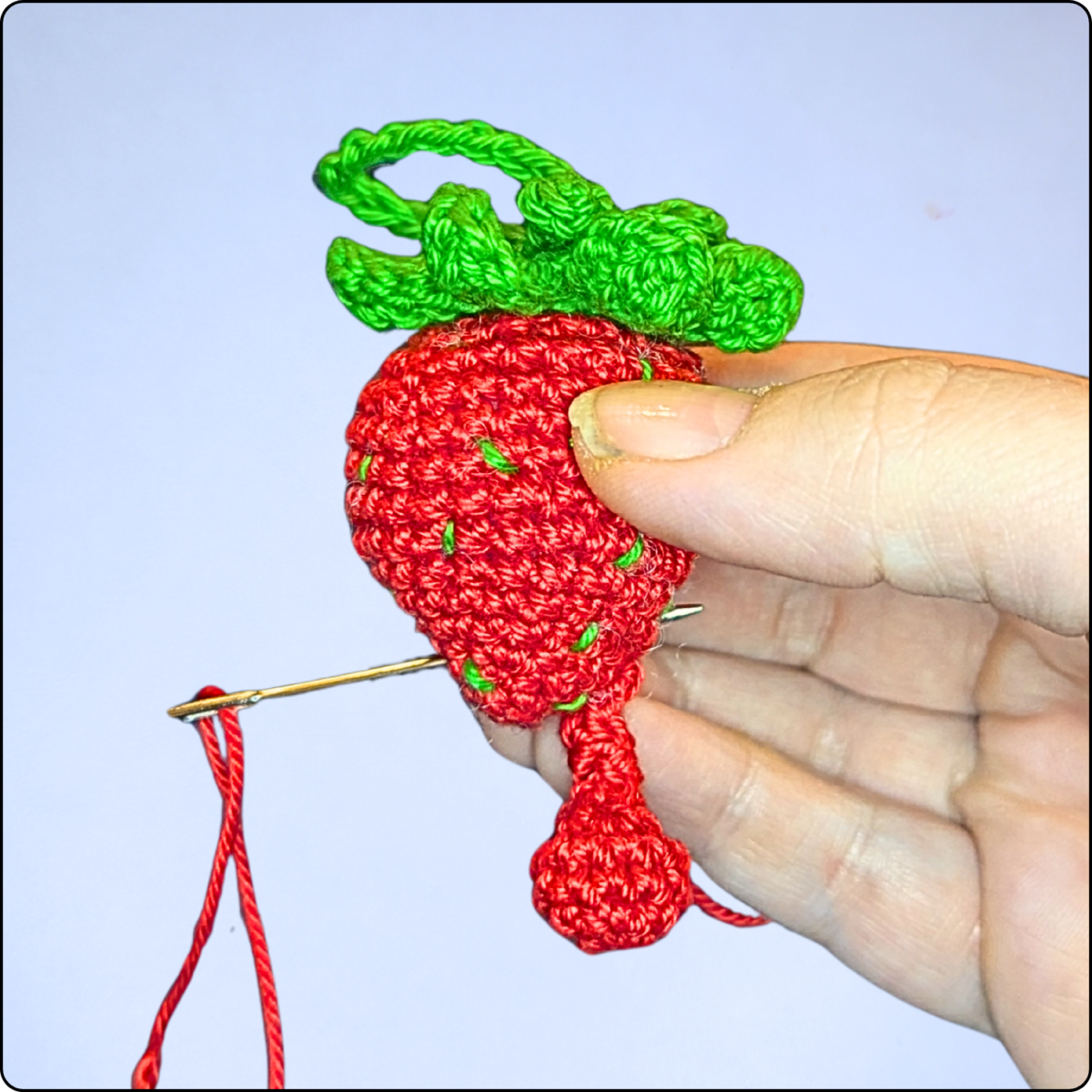 Blog-Inhaltsbild für 'Kostenlose Häkelanleitung: Schlüsselanhänger Erdbeere'