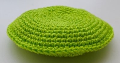 Blog-Inhaltsbild für 'Kostenlose Anleitung: Sessel und Teppich für Barbie und ihre Freundinnen'