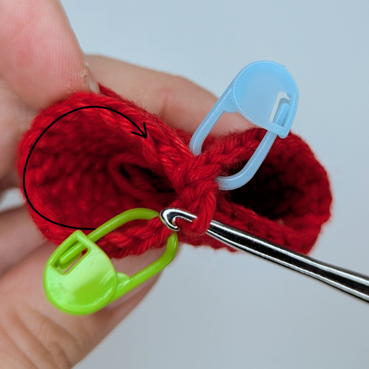 Blog content image for 'Free Crochet Pattern: Cat Keychain with Heart'