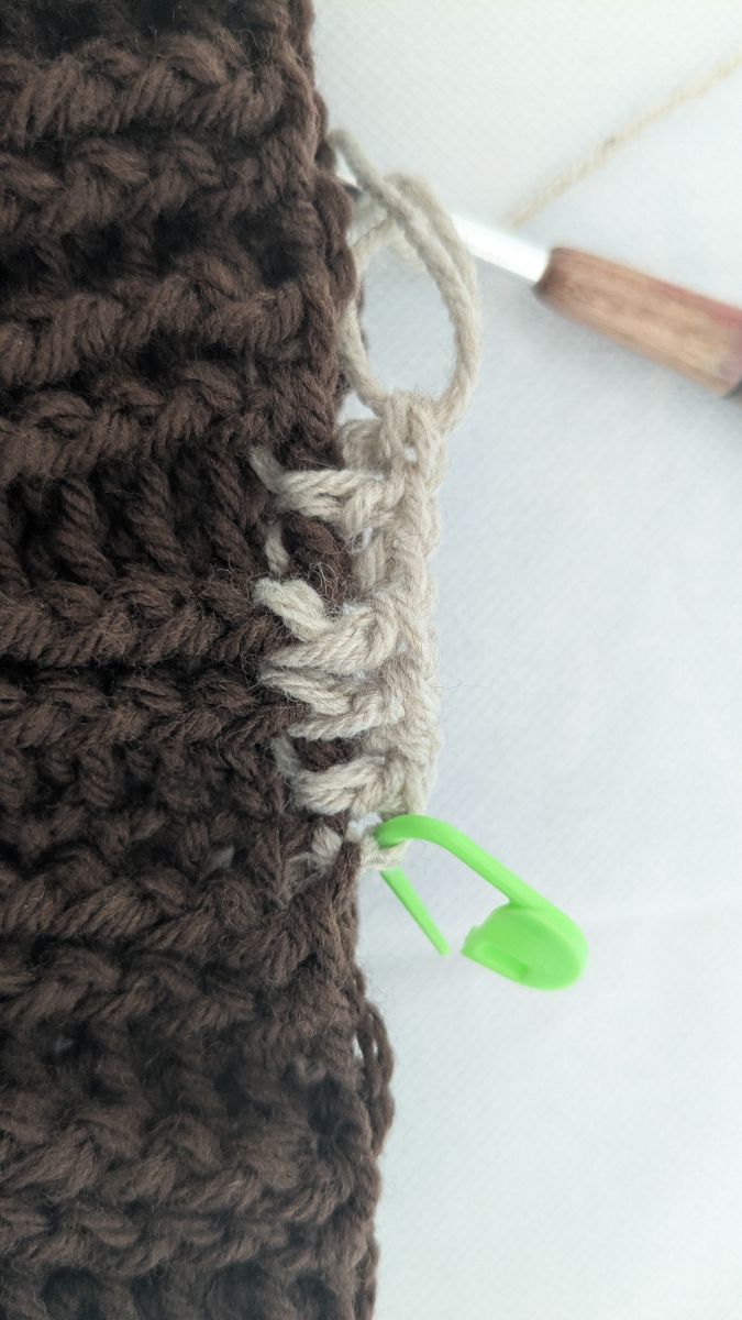 Blog-Inhaltsbild für 'Einfacher Schalkragen gehäkelt mit vielen Reliefstäbchen'