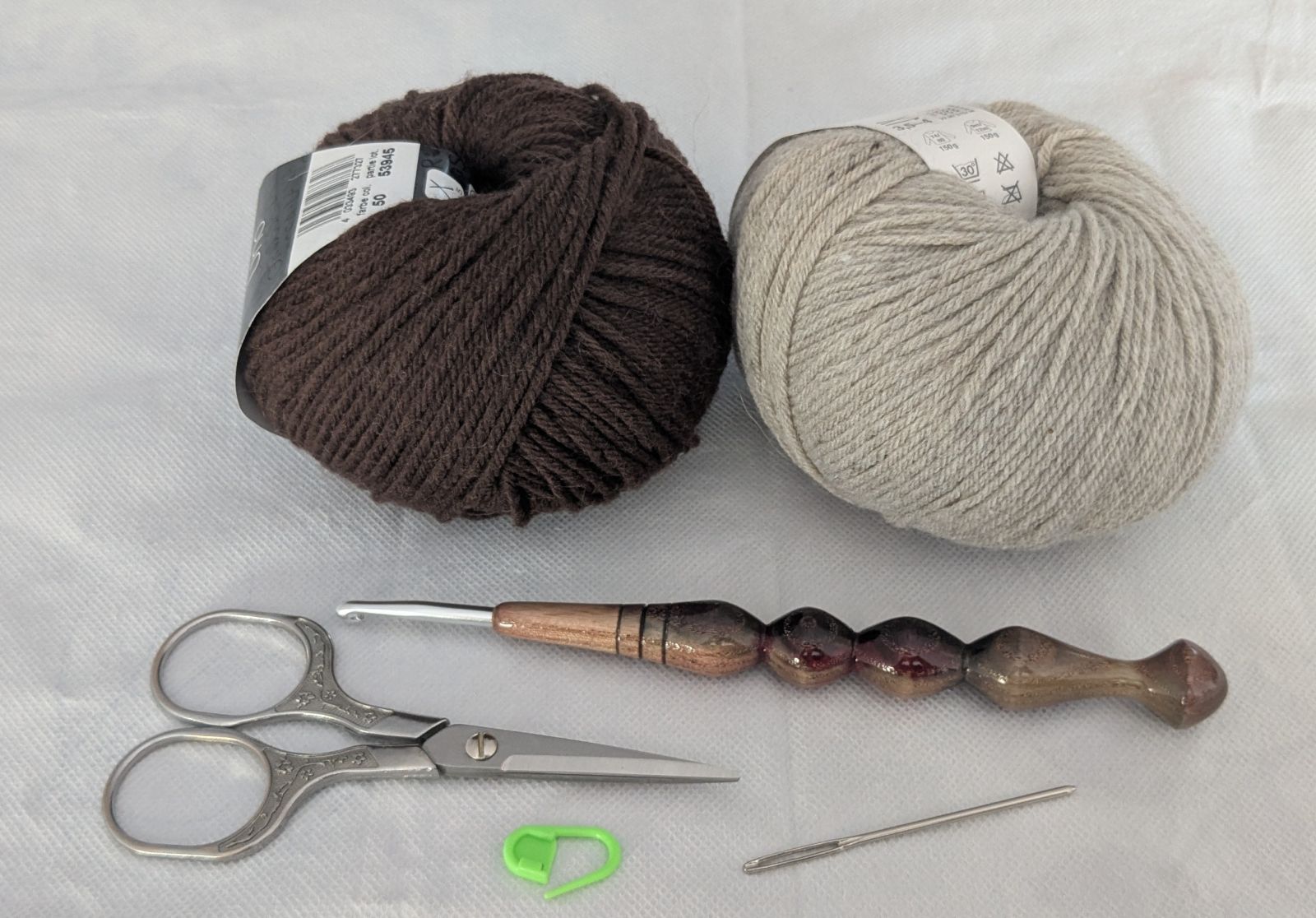 Blog-Inhaltsbild für 'Einfacher Schalkragen gehäkelt mit vielen Reliefstäbchen'