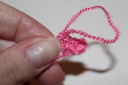 Blog-Inhaltsbild für 'Gratis Häkelanleitung Baby Stirnband mit Schleife'