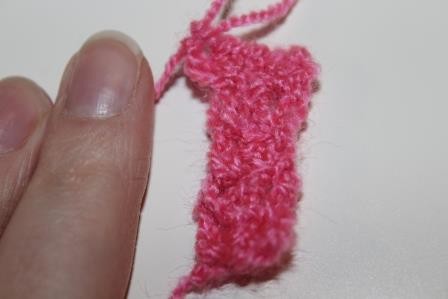 Blog-Inhaltsbild für 'Gratis Häkelanleitung Baby Stirnband mit Schleife'