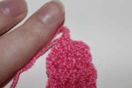 Blog-Inhaltsbild für 'Gratis Häkelanleitung Baby Stirnband mit Schleife'