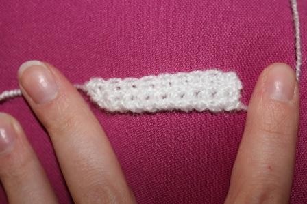 Blog-Inhaltsbild für 'Gratis Häkelanleitung Baby Stirnband mit Schleife'