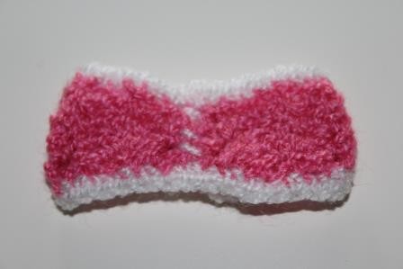 Blog-Inhaltsbild für 'Gratis Häkelanleitung Baby Stirnband mit Schleife'