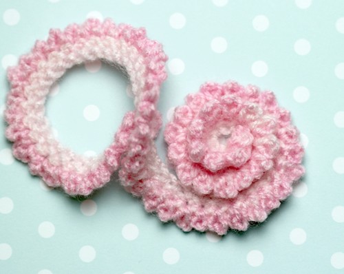 Blog-Inhaltsbild für 'Kostenlose Häkelanleitung: Dahlie mit Blatt'