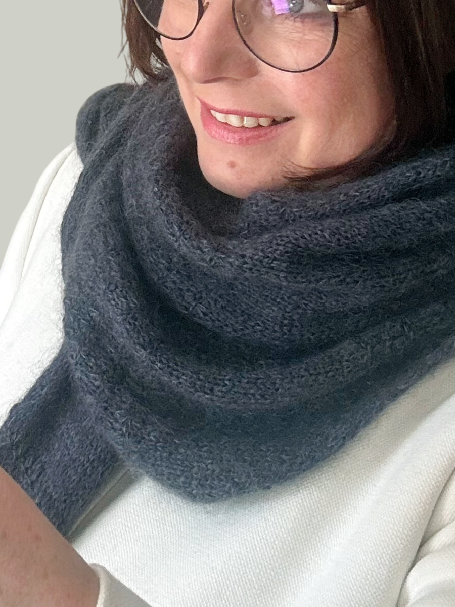 Blog-Inhaltsbild für 'Ein Tuch – zwei Formen! Deine neue Lieblings-Strickanleitung für entspannte Strickmomente.'