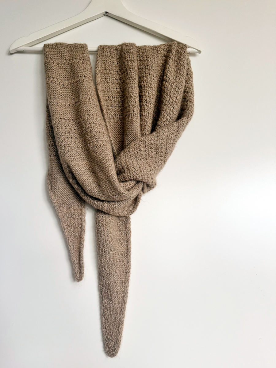 Blog-Inhaltsbild für 'Ein Tuch – zwei Formen! Deine neue Lieblings-Strickanleitung für entspannte Strickmomente.'