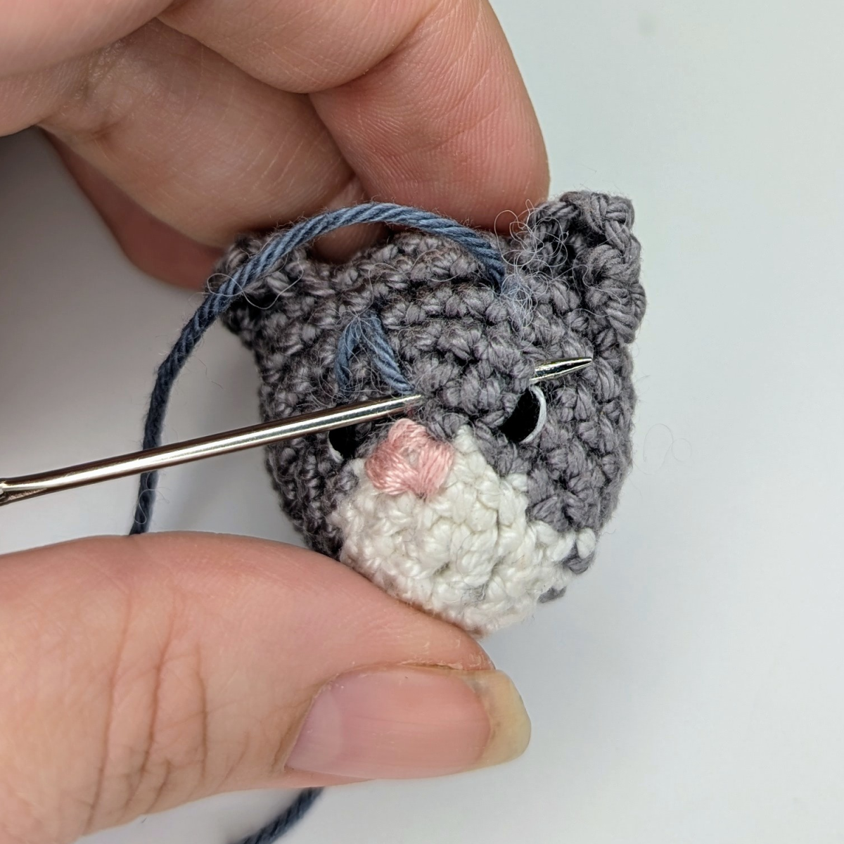 Blog content image for 'Free Crochet Pattern: Cat Keychain with Heart'