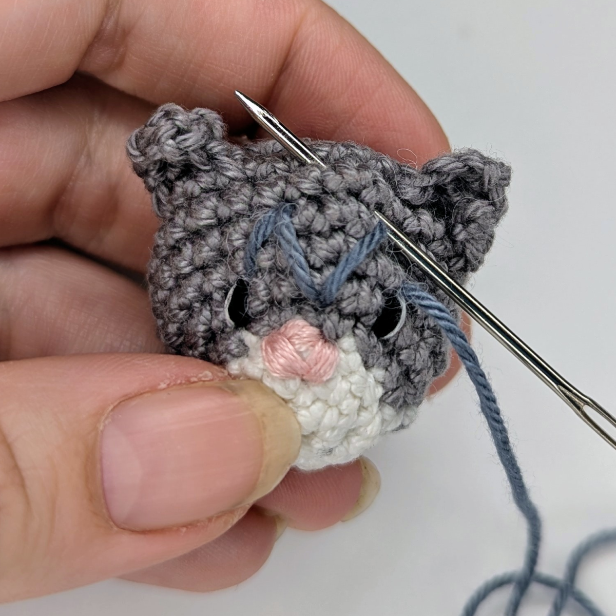 Blog content image for 'Free Crochet Pattern: Cat Keychain with Heart'