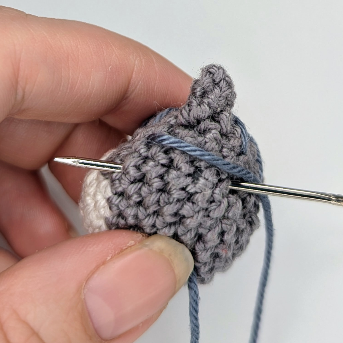 Blog content image for 'Free Crochet Pattern: Cat Keychain with Heart'