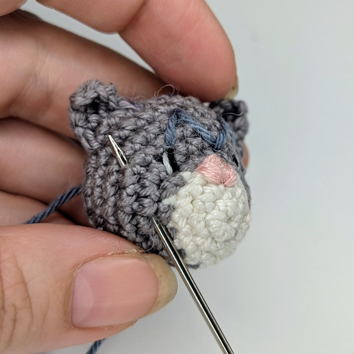 Blog content image for 'Free Crochet Pattern: Cat Keychain with Heart'