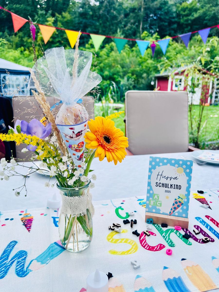 Blog-Inhaltsbild für 'DIY - Themenbezogene Tischdekorationen zur Einschulung selbst gestalten'