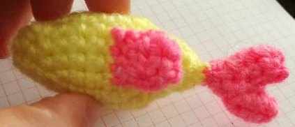 Blog-Inhaltsbild für 'Kleine Fische als Schlüsselanhänger/ Mobile/ Deko/... häkeln'