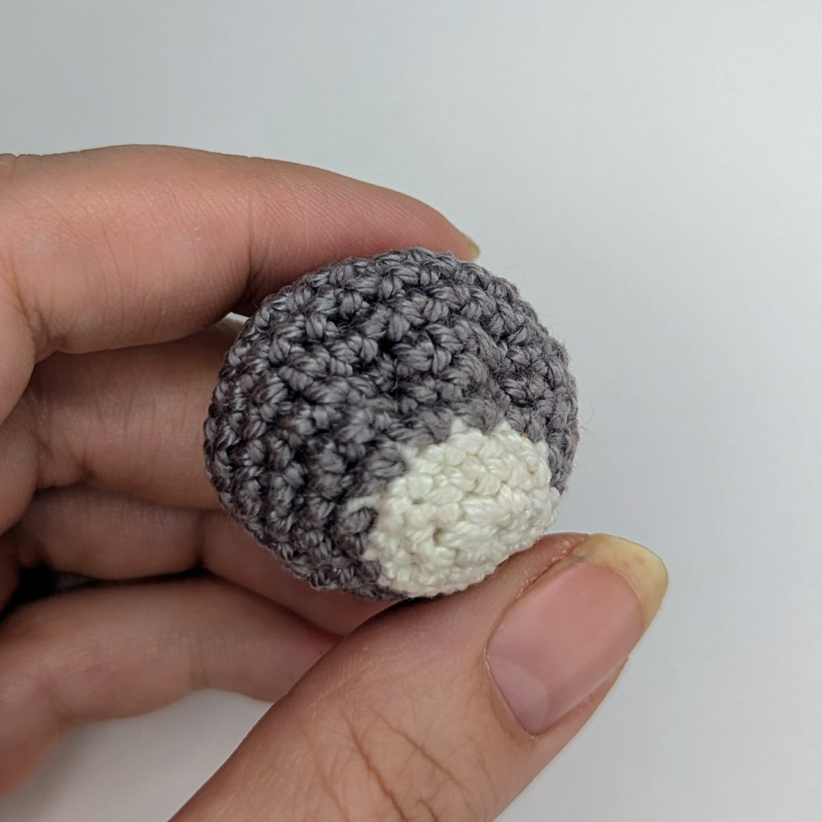 Blog content image for 'Free Crochet Pattern: Cat Keychain with Heart'