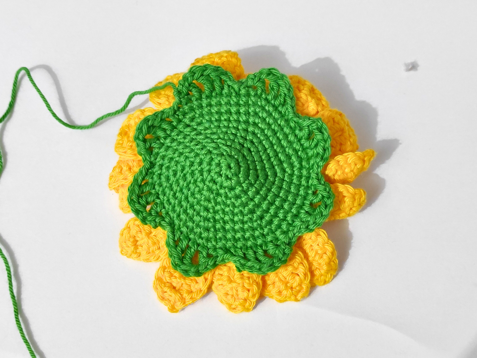 Blog-Inhaltsbild für 'Gehäkelte Sonnenblume – Eine sommerliche Amigurumi-Anleitung'