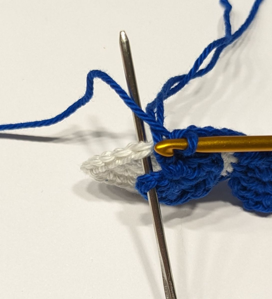 Blog-Inhaltsbild für 'Kostenlose Anleitung Amigurumi Wal "Walliburga" ohne Vernähen'