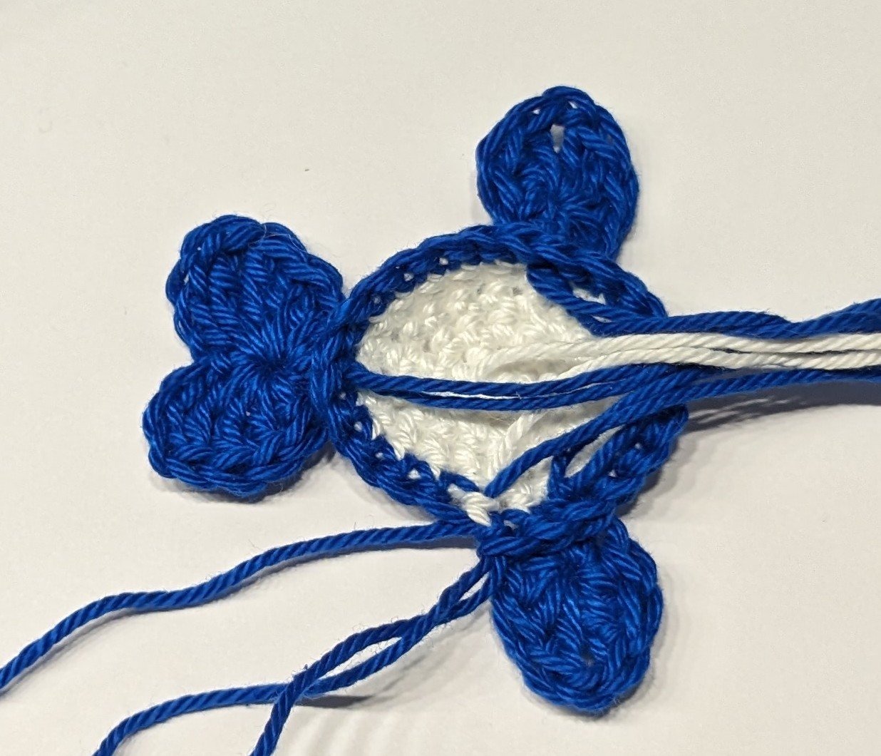 Blog-Inhaltsbild für 'Kostenlose Anleitung Amigurumi Wal "Walliburga" ohne Vernähen'