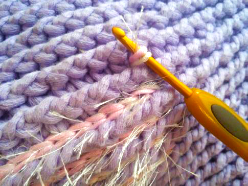 Blog-Inhaltsbild für 'Kuschelige Eulen-Wärmflasche häkeln'