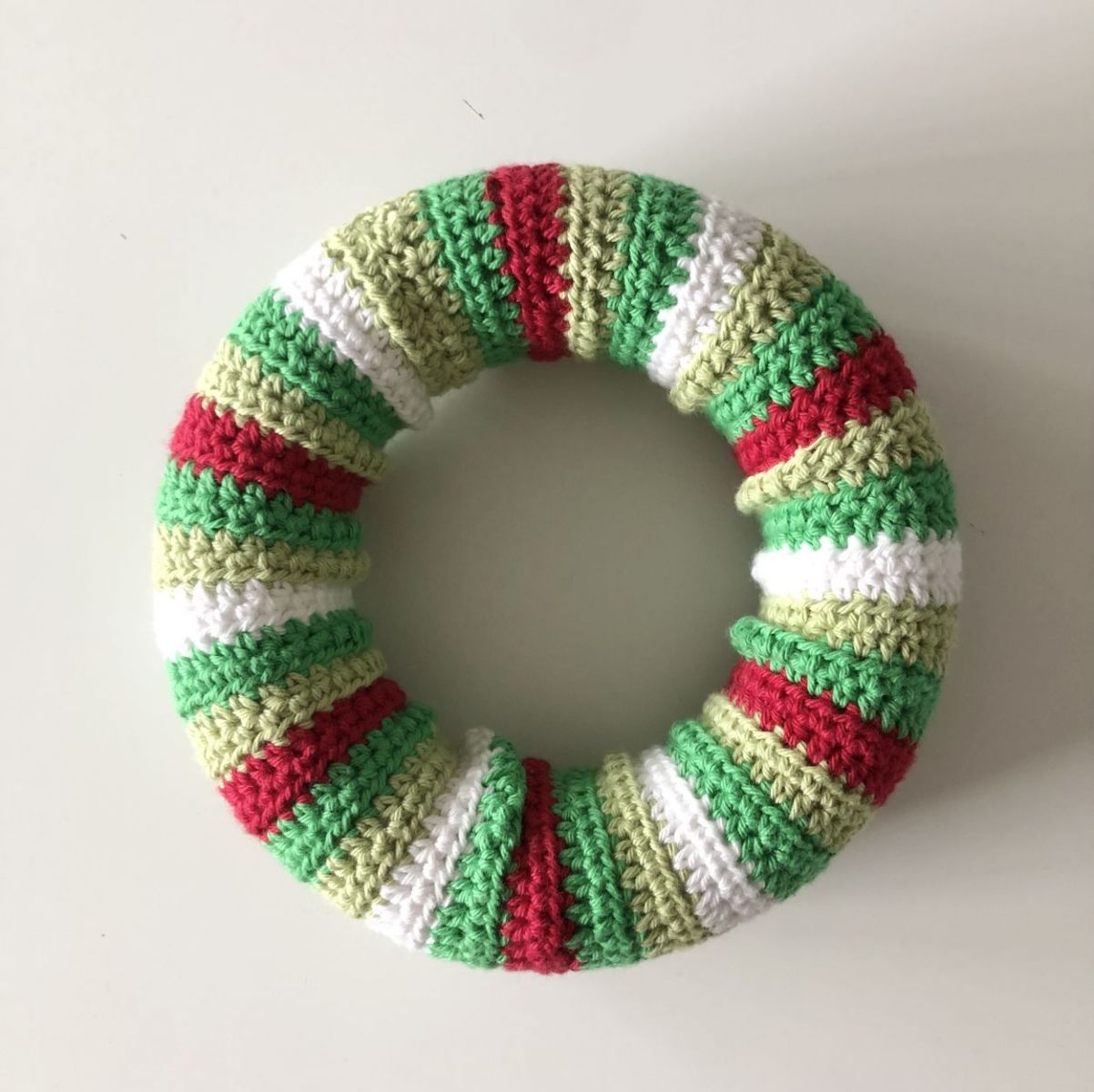 Blog-Inhaltsbild für 'Häkelanleitung Schneemann-Kranz'