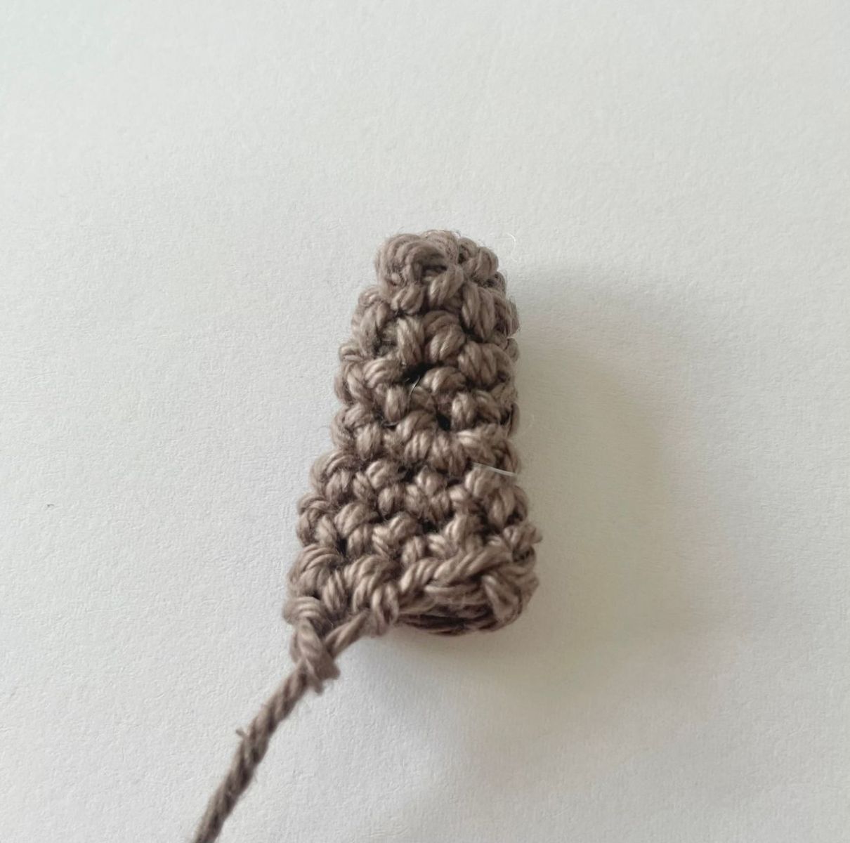 Blog-Inhaltsbild für '🧶 Häkelanleitung: Kleiner Hai – schnell & einfach gehäkelt'